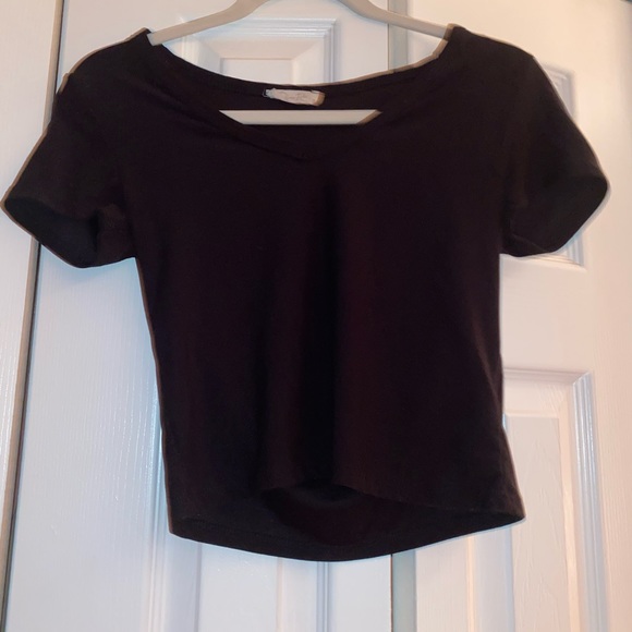 Tops - Black v neck tee